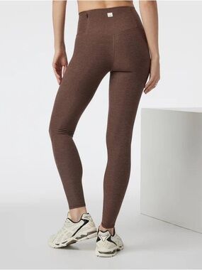 Vuori Clean Elevation Legging in brown size xs